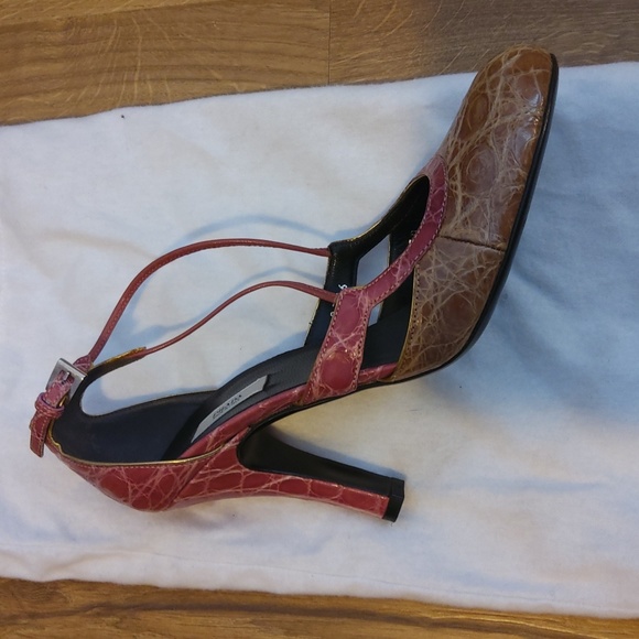 PRADA Crocodile Closed Toe Carmel & Mauve Heels - Picture 4 of 10